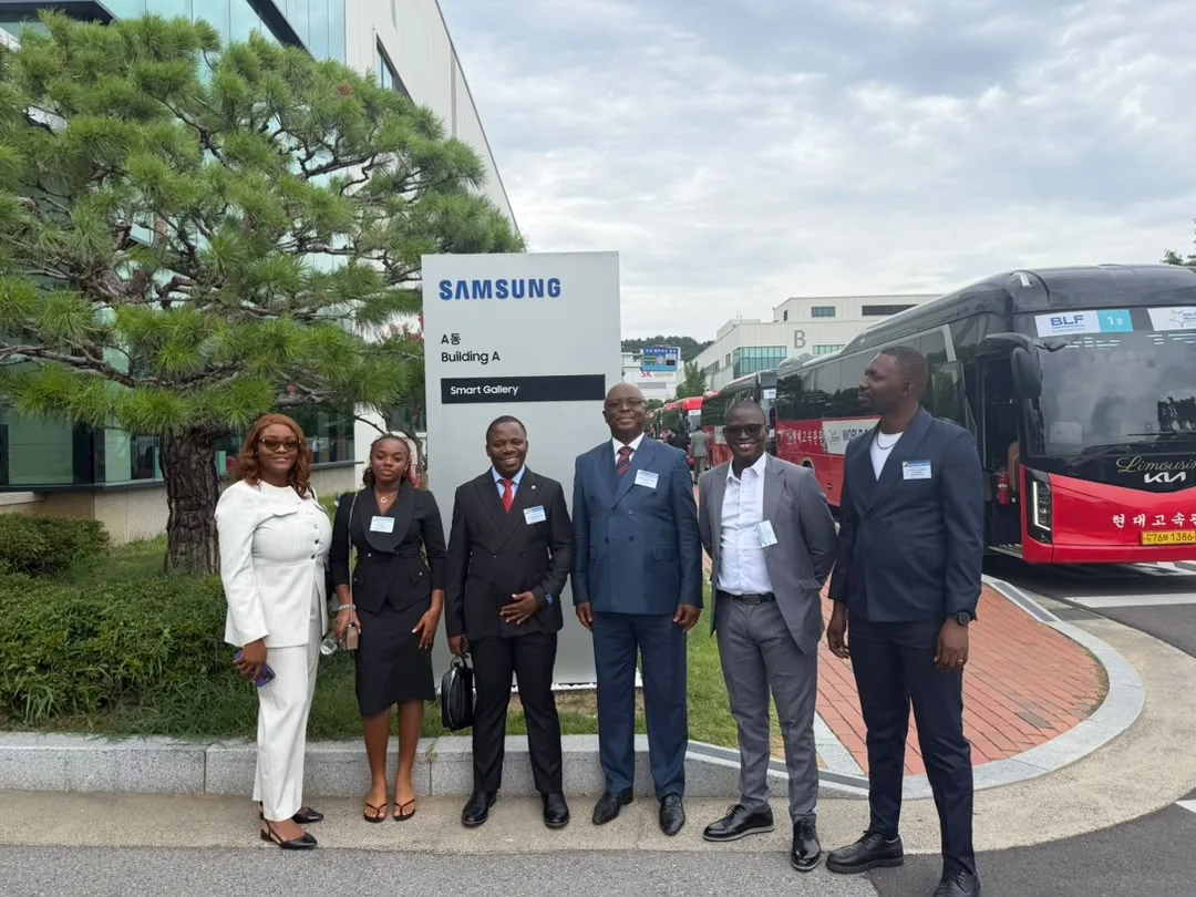 Délégation en visite sur le site Samsung